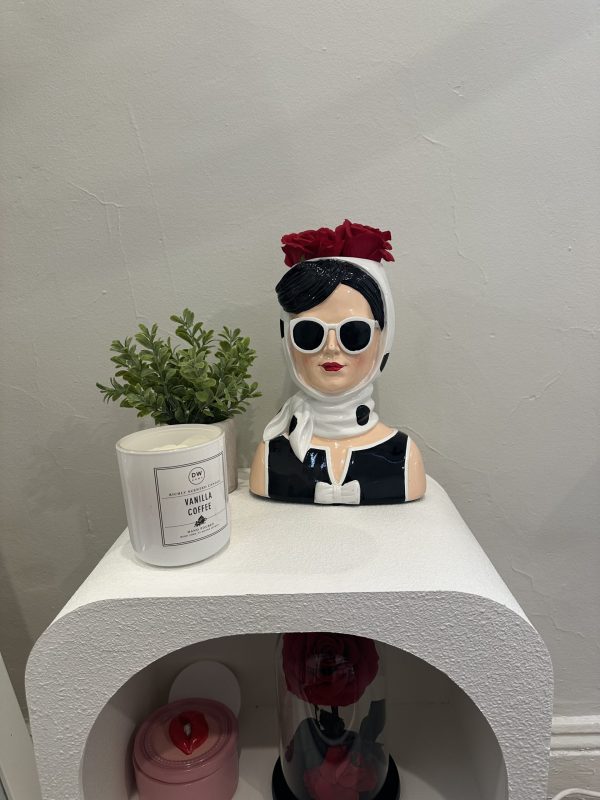 Each patient gets a personalised consultation and prescription from a licensed prescribe before treatment.