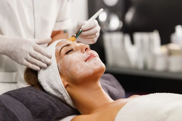 Chemical peels gently exfoliate the skin, removing dull or damaged layers to reveal a smoother, brighter, and more refreshed complexion.